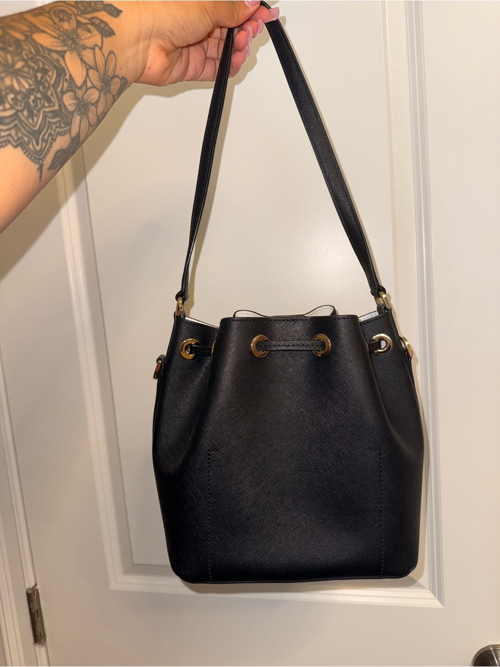 Black Michael Kors Bucket Bag - Picture 2 of 7